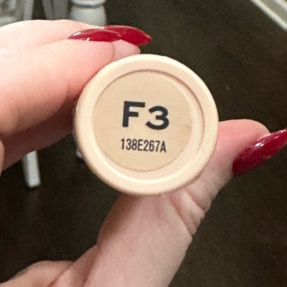 F3 | Revolution Fast Base Stick Foundation - Full Coverage - Picture 2 of 6